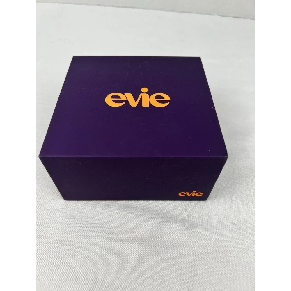Movano Evie Smart Ring Health Tracker Silver Size 8 Unisex New Open Box Charger